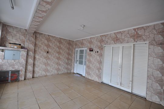Garagem de casa para alugar com 4 quartos, 250m² em Jardim Brasil (zona Norte), São Paulo
