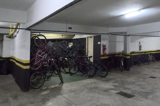 Área Comum - Bicicletário de apartamento para alugar com 2 quartos, 119m² em Vila Mathias, Santos