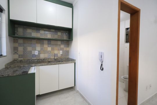 Cozinha de apartamento para alugar com 1 quarto, 37m² em Vila Antonina, São Paulo