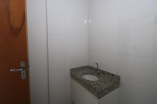 Banheiro de apartamento para alugar com 1 quarto, 37m² em Vila Antonina, São Paulo