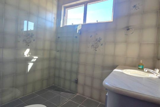 Suíte 1 - Banheiro de apartamento à venda com 2 quartos, 130m² em Gutierrez, Belo Horizonte