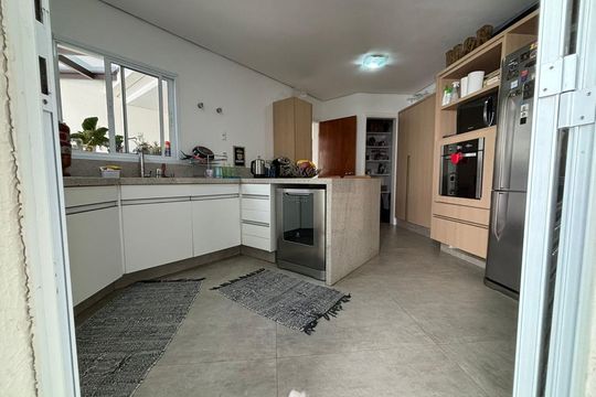 Cozinha de casa de condomínio para alugar com 3 quartos, 172m² em Fazenda Santana, Vinhedo