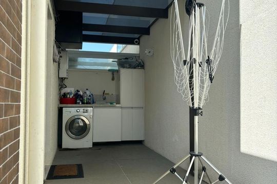 Área de serviço de casa de condomínio para alugar com 3 quartos, 172m² em Fazenda Santana, Vinhedo