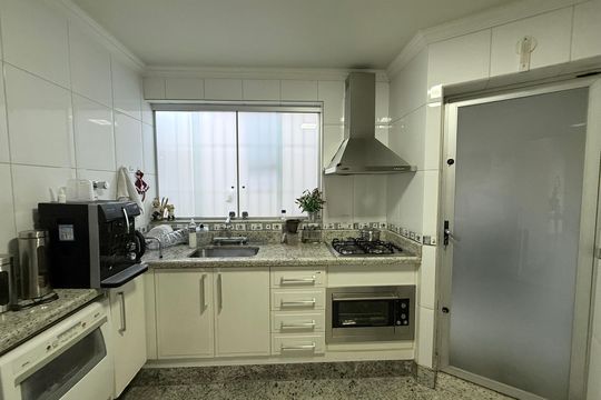 Cozinha de casa à venda com 4 quartos, 300m² em Alto Caiçaras, Belo Horizonte