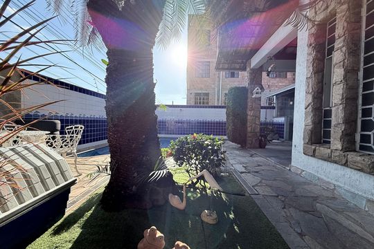 Quintal de casa à venda com 4 quartos, 300m² em Alto Caiçaras, Belo Horizonte