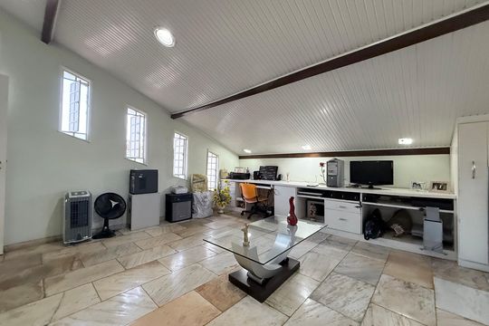 Quarto de casa à venda com 4 quartos, 300m² em Alto Caiçaras, Belo Horizonte