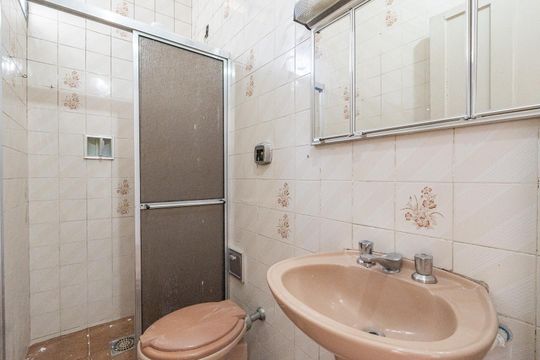 Banheiro de casa para alugar com 1 quarto, 45m² em Vila Gumercindo, São Paulo