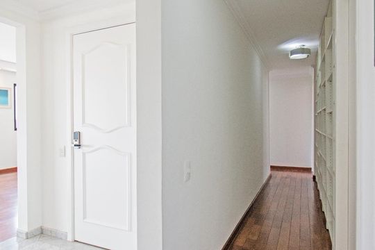 Corredor de apartamento à venda com 4 quartos, 184m² em Santo Amaro, São Paulo
