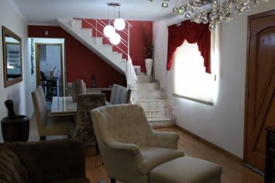 Casa à venda com 3 quartos, 200m² em Jardim Monte Libano, Santo André