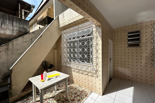Varanda de casa para alugar com 2 quartos, 70m² em Osvaldo Cruz, Rio de Janeiro