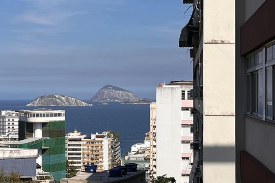 Vista da sala  de apartamento à venda com 2 quartos, 75m² em Ipanema, Rio de Janeiro