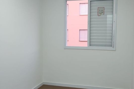 Quarto de apartamento para alugar com 2 quartos, 43m² em Jardim Tres Irmaos, Taboão da Serra