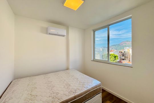 Apartamento para alugar com 1 quarto, 55m² em Humaitá, Rio de Janeiro
