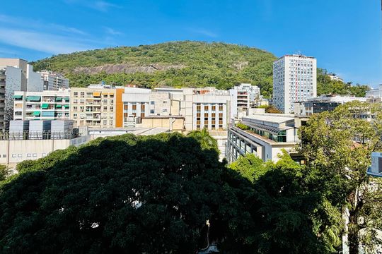Apartamento para alugar com 1 quarto, 55m² em Humaitá, Rio de Janeiro