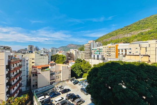 Apartamento para alugar com 1 quarto, 55m² em Humaitá, Rio de Janeiro