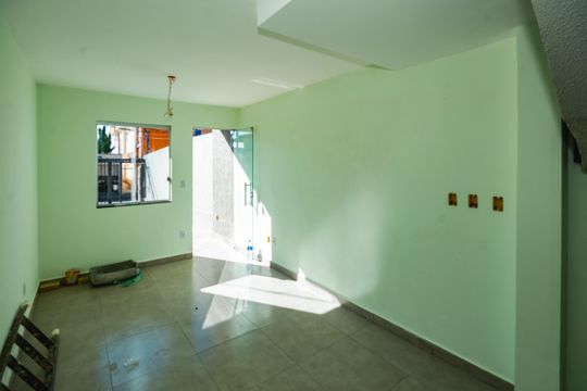 Sala de casa à venda com 2 quartos, 87m² em Jardim Leblon, Belo Horizonte