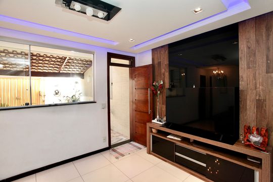 Sala de casa para alugar com 3 quartos, 240m² em Sapucaias, Contagem