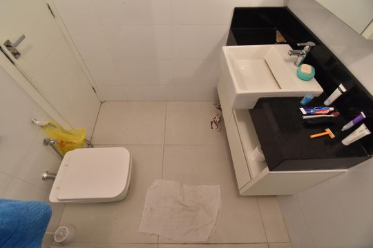 Banheiro de apartamento à venda com 3 quartos, 75m² em Centro, Curitiba