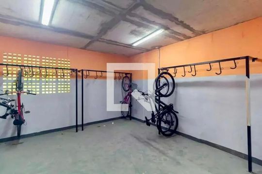 Bicicletário  de apartamento para alugar com 2 quartos, 77m² em Vila Independencia, São Paulo