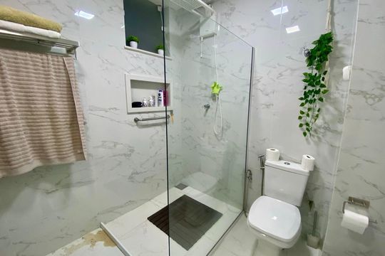 Banheiro de apartamento à venda com 3 quartos, 130m² em Icaraí, Niterói