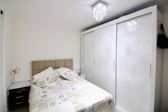 Quarto  de casa à venda com 2 quartos, 146m² em Parque Paineiras, São Paulo