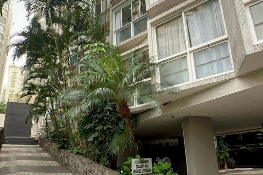 Fachada de apartamento para alugar com 2 quartos, 61m² em Cerqueira César, São Paulo