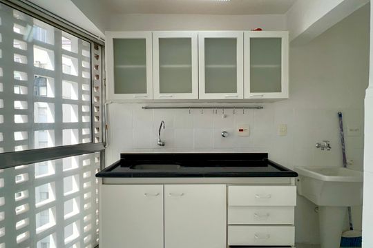 Cozinha de apartamento para alugar com 2 quartos, 61m² em Cerqueira César, São Paulo