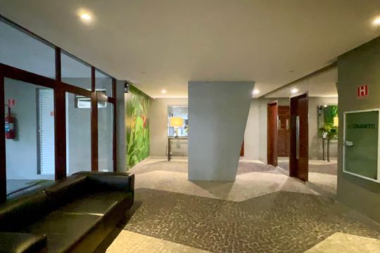 Hall de entrada de apartamento para alugar com 2 quartos, 61m² em Cerqueira César, São Paulo