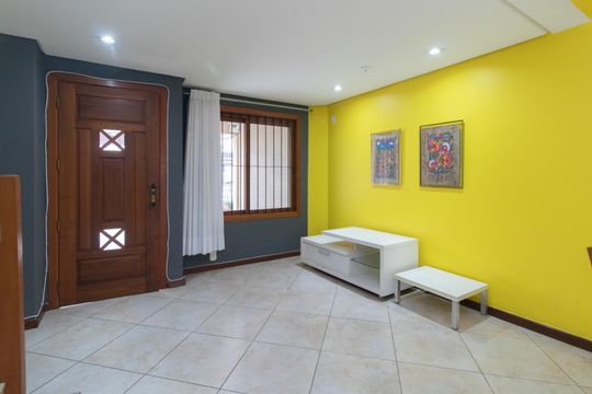Casa para alugar com 3 quartos, 250m² em Guarujá, Porto Alegre