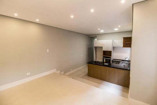 Sala  de casa para alugar com 2 quartos, 78m² em Votupoca, Barueri