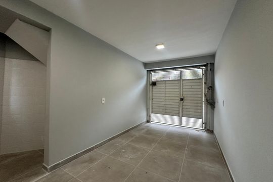 Garagem de casa para alugar com 2 quartos, 65m² em Votupoca, Barueri