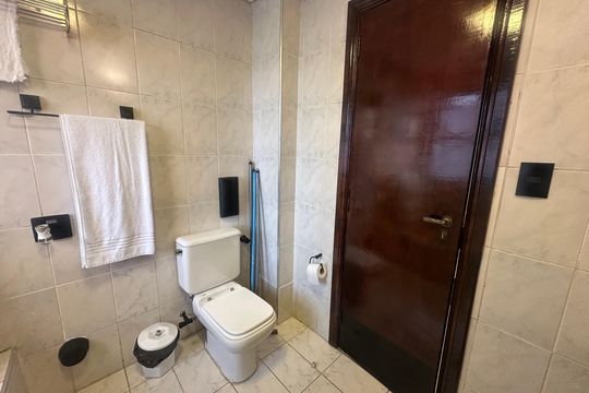 Banheiro de apartamento para alugar com 1 quarto, 36m² em Centro, São Vicente