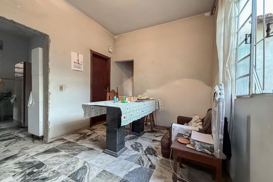 Casa à venda com 2 quartos, 300m² em Alto Caiçaras, Belo Horizonte