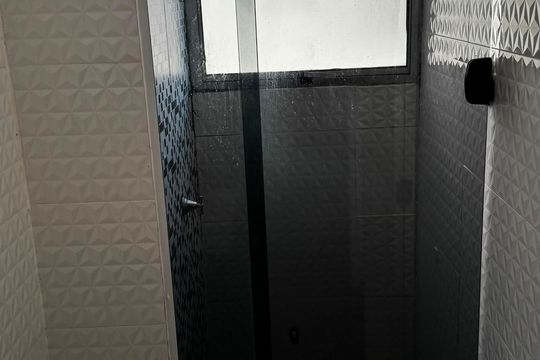 Banheiro de apartamento para alugar com 2 quartos, 38m² em Jd Petrópolis, Cotia