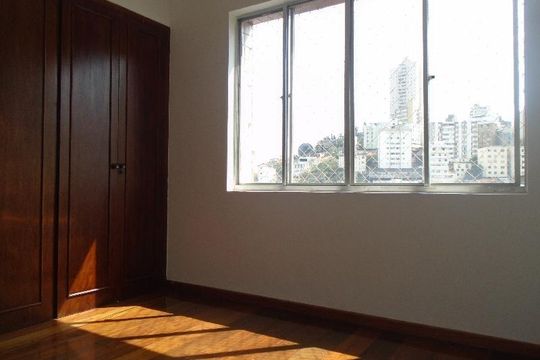 Quarto de apartamento para alugar com 3 quartos, 120m² em Serra, Belo Horizonte