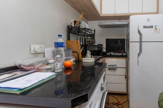 Cozinha de kitnet/studio à venda com 1 quarto, 30m² em Cidade Monções, São Paulo