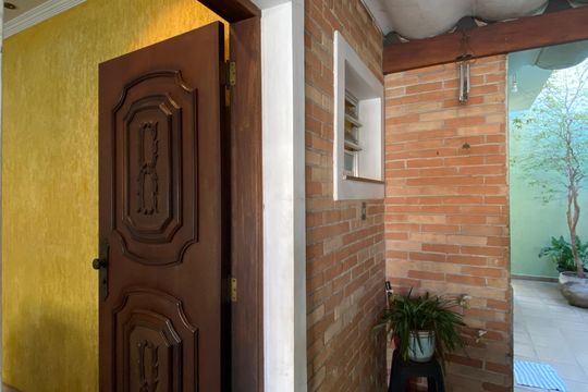 Área externa de casa à venda com 4 quartos, 250m² em Vila Osasco, Osasco