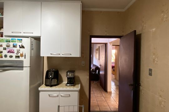 Cozinha de casa à venda com 4 quartos, 250m² em Vila Osasco, Osasco