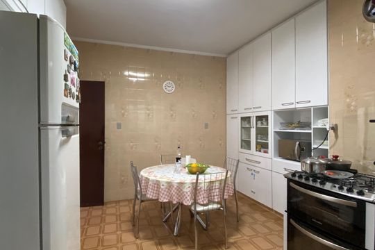 Cozinha de casa à venda com 4 quartos, 250m² em Vila Osasco, Osasco