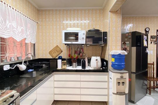 Cozinha de casa à venda com 4 quartos, 250m² em Vila Yara, Osasco