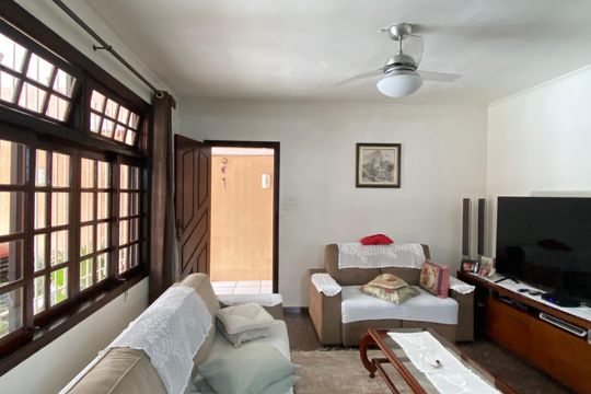 Casa à venda com 4 quartos, 250m² em Vila Yara, Osasco