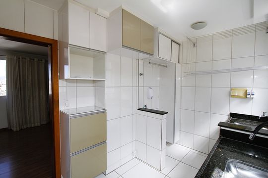 Cozinha de apartamento para alugar com 3 quartos, 64m² em Monsenhor Messias, Belo Horizonte