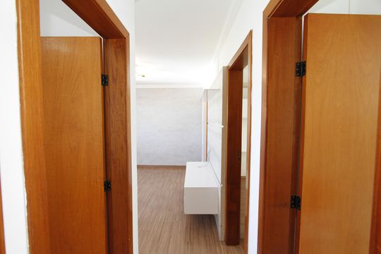 Corredor de apartamento para alugar com 3 quartos, 64m² em Monsenhor Messias, Belo Horizonte