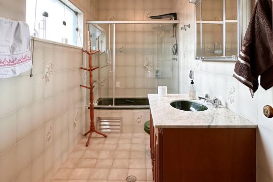 Banheiro da Suíte de casa à venda com 2 quartos, 150m² em Conjunto Residencial Brasilia, São Bernardo do Campo