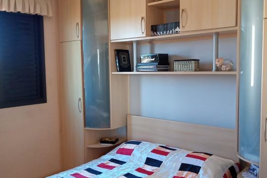 Quarto de apartamento à venda com 2 quartos, 62m² em Vila Quitauna, Osasco