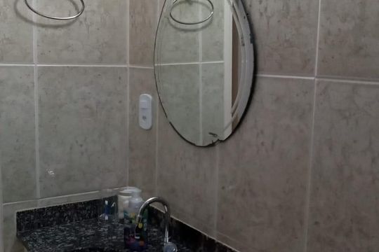 Banheiro de apartamento à venda com 2 quartos, 62m² em Vila Quitauna, Osasco