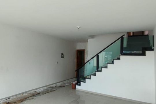 Casa à venda com 3 quartos, 200m² em Jardim Teresa, São Paulo