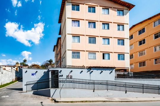 Fachada de apartamento para alugar com 2 quartos, 50m² em Vera Lúcia (justinópolis), Ribeirão das Neves