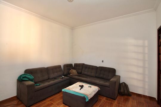 Sala de casa à venda com 3 quartos, 130m² em Santa Helena, Contagem