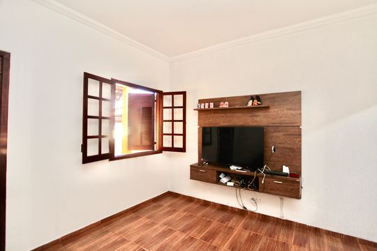 Sala de casa à venda com 3 quartos, 130m² em Santa Helena, Contagem